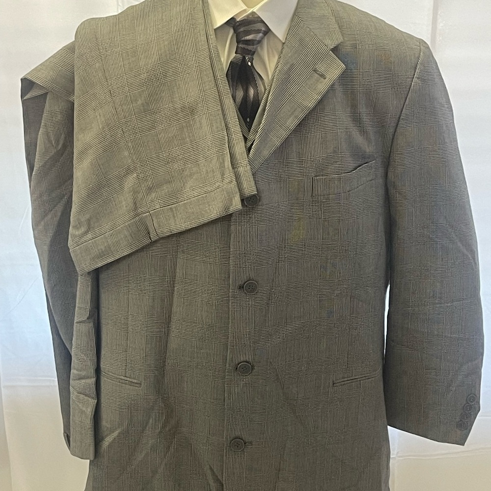 Men's Gray Suit Set